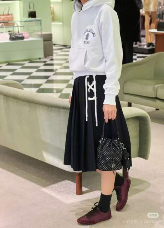 Picture of Prada Handbags _SKUfw185889309fw